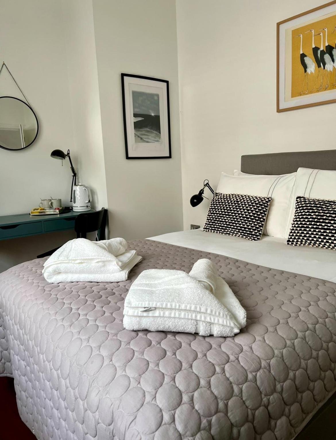 Private Double Room With Ensuite, No Breakfast, Truro City Centre Zewnętrze zdjęcie