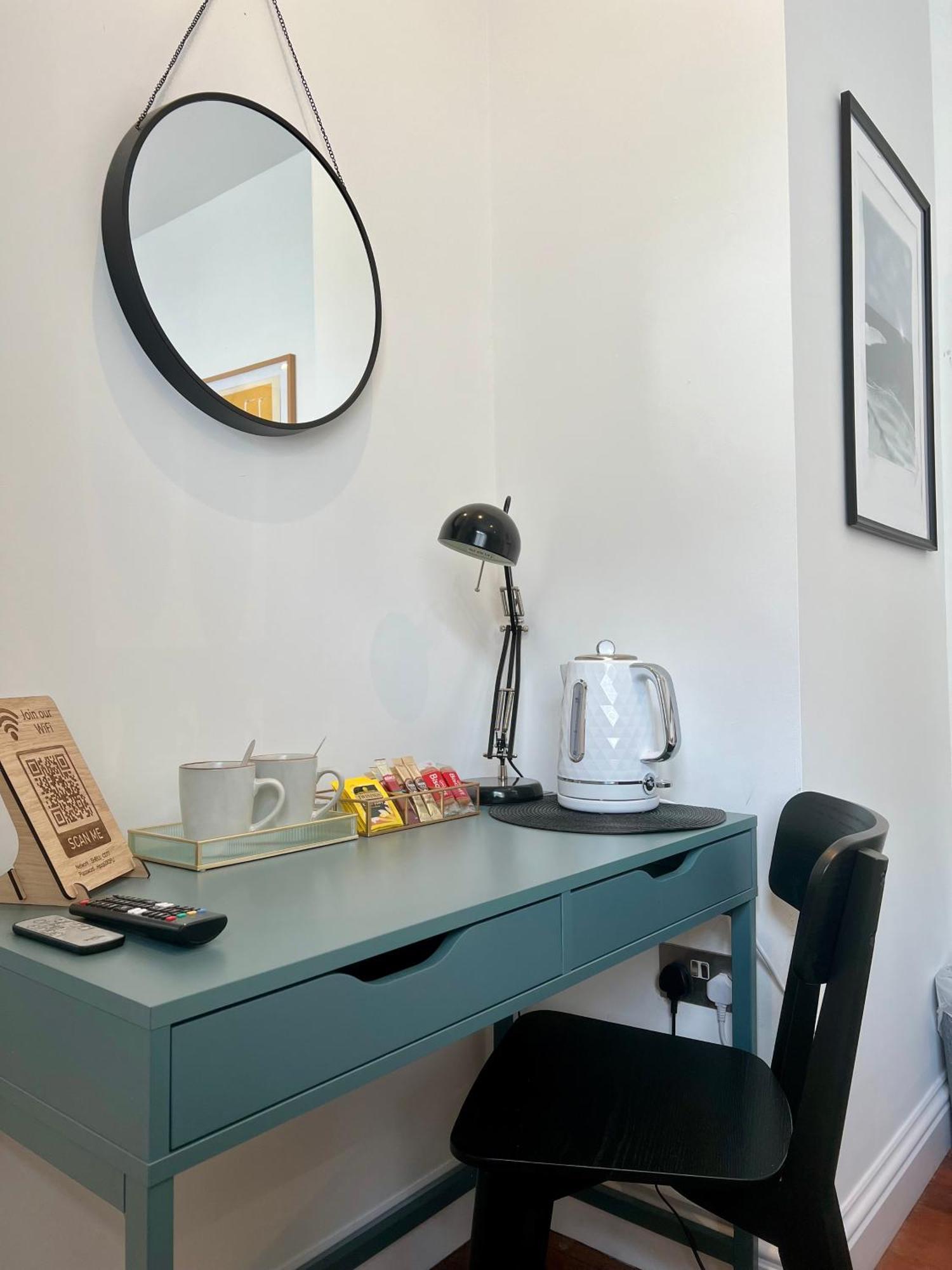 Private Double Room With Ensuite, No Breakfast, Truro City Centre Zewnętrze zdjęcie