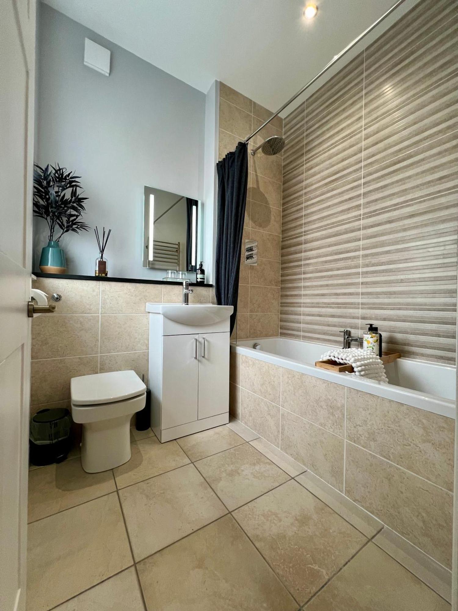 Private Double Room With Ensuite, No Breakfast, Truro City Centre Zewnętrze zdjęcie